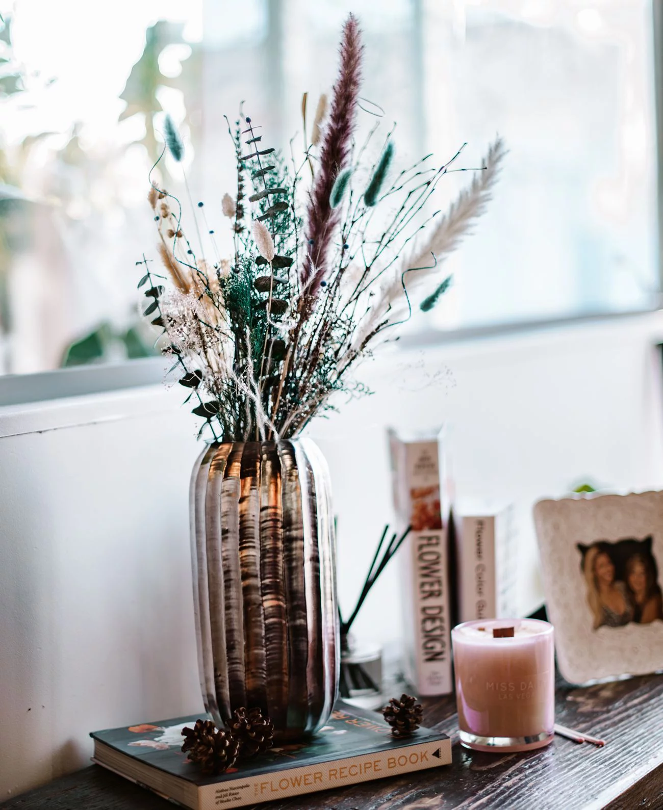 Miss Daisy Large Dried Floral Bouquet, White, 16″ x 12″