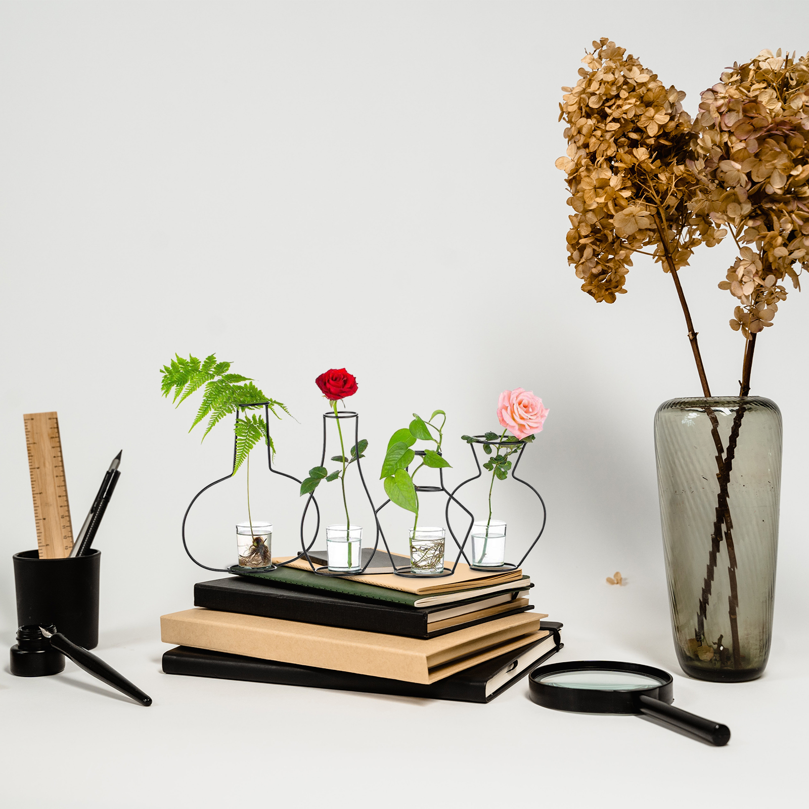 12 pcs  Flower Vases With Iron Art Frame Frame Bottle Home Flower Arrangement Bottle