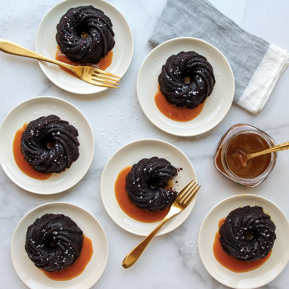 Nordic Ware Swirl Bundtlette Pan