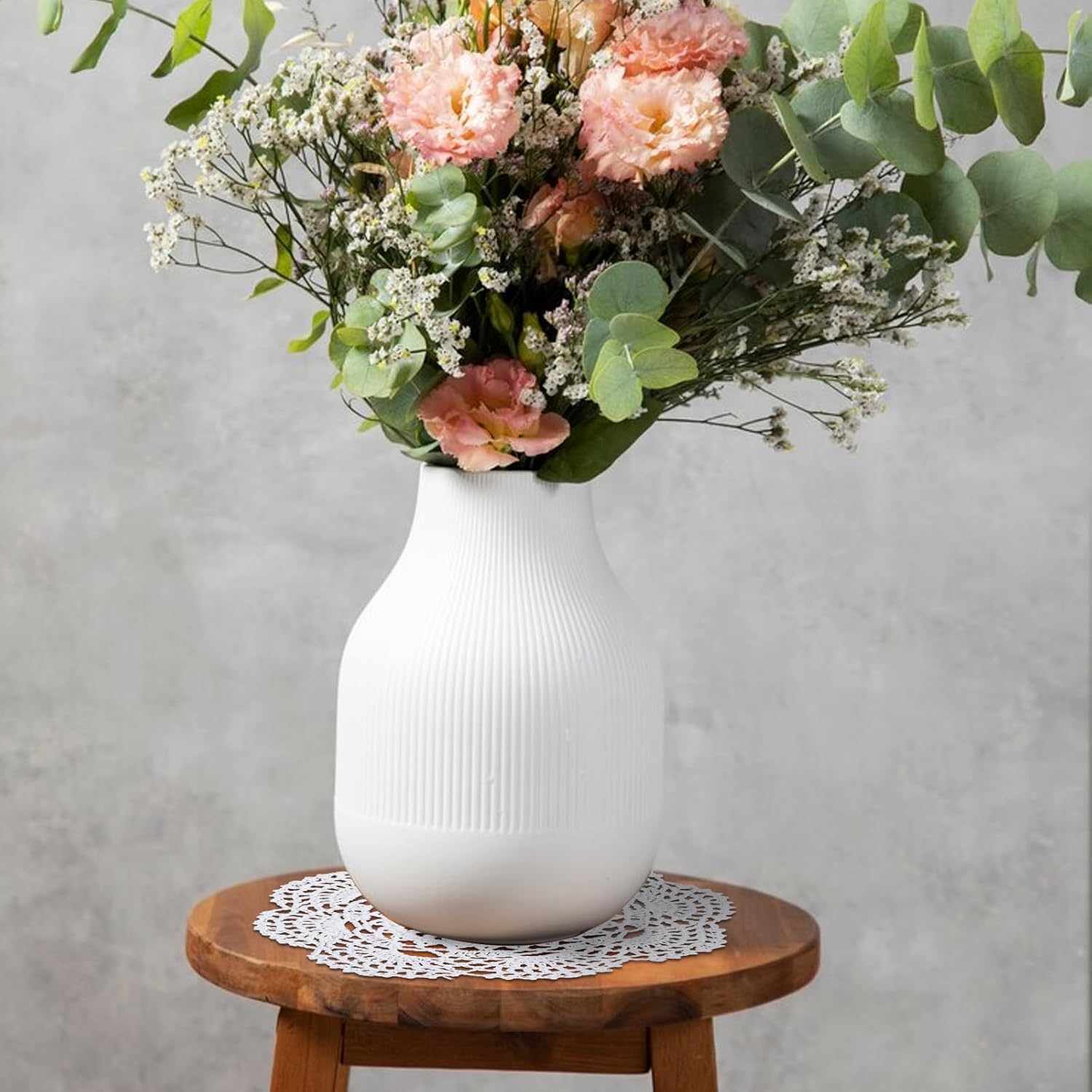 4 Pcs Lace Cotton Doilies Round Crochet Table Placemats Handmade Dining Plate Mat Countertop Woven Hot Pad Kitchen Table Decoration for Party Wedding Decor Christmas Hot Dishes