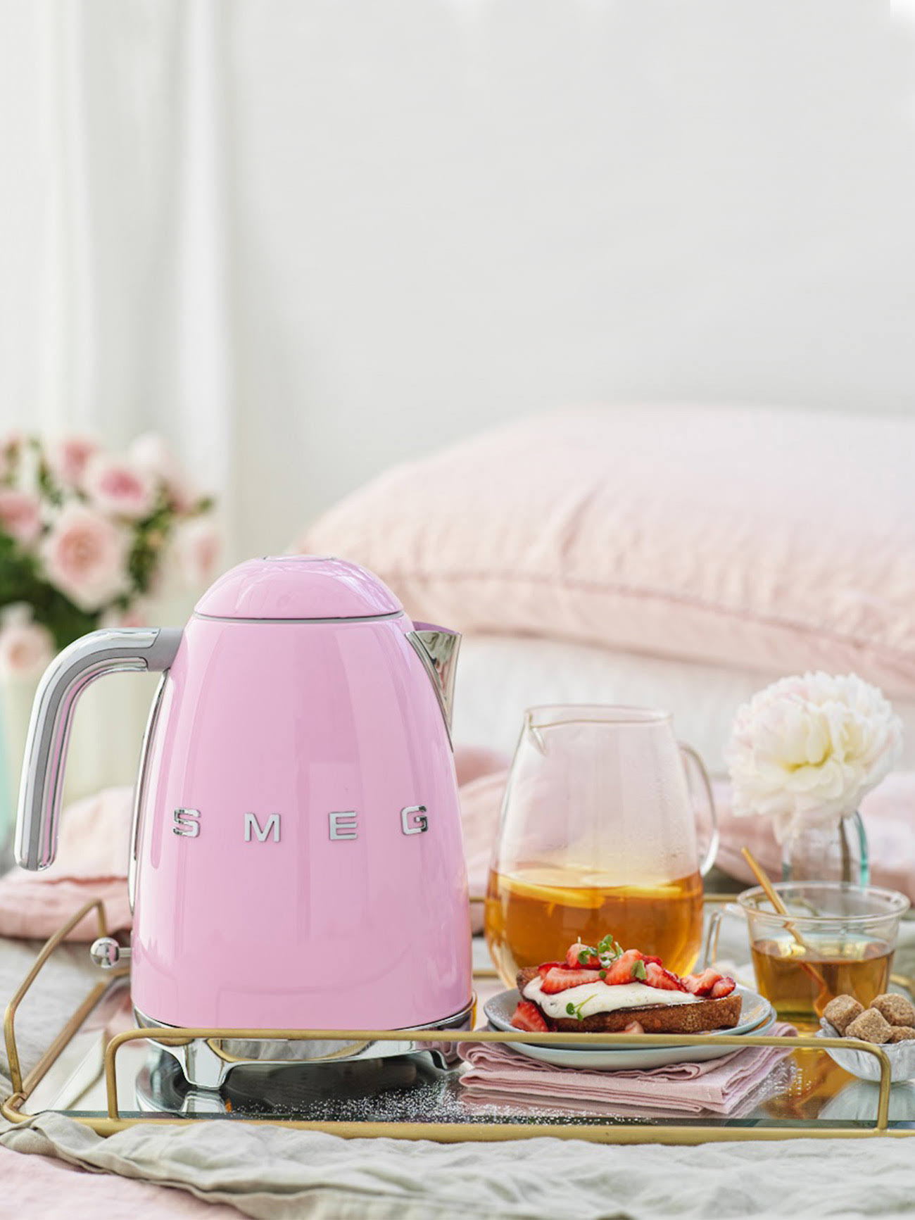 Smeg 50&s Retro Style Pink Electric Kettle