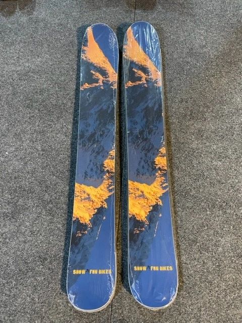 Snow Fun Bike Ski Boards/Powder Skis - only 98 cm long