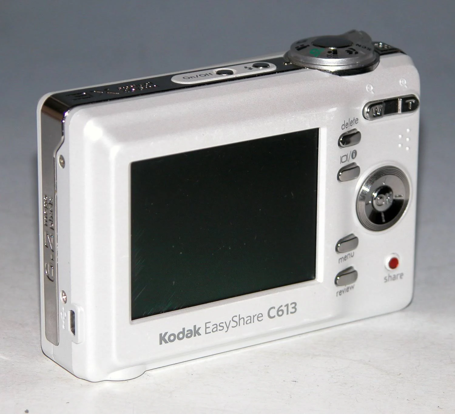 Kodak EasyShare C913 9.2 MP Compact Digital Camera