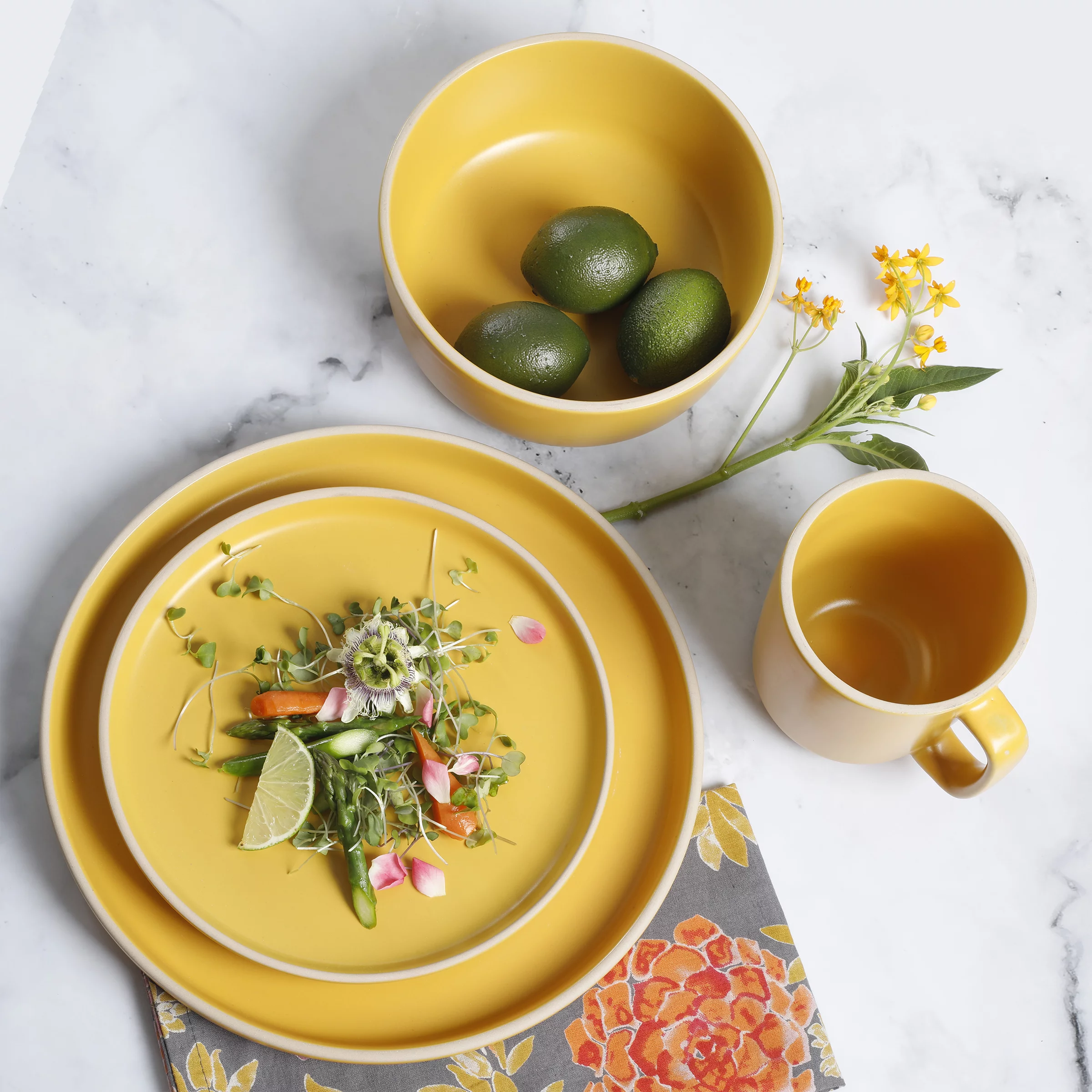 Gibson Home Zuma 16 Piece Round Kitchen Dinnerware Set, Dishes, Plates, Bowls, Mugs, Service for 4, Matte Stoneware, Yellow