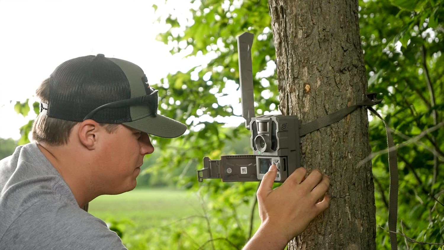 TACTACAM Reveal X PRO Cellular Trail Camera, Verizon and AT&T, NO Glow, Integrated GPS Tracking, Built in LCD Screen, HD Photo and HD Video (2 PK) + 2 Steel Security Cases