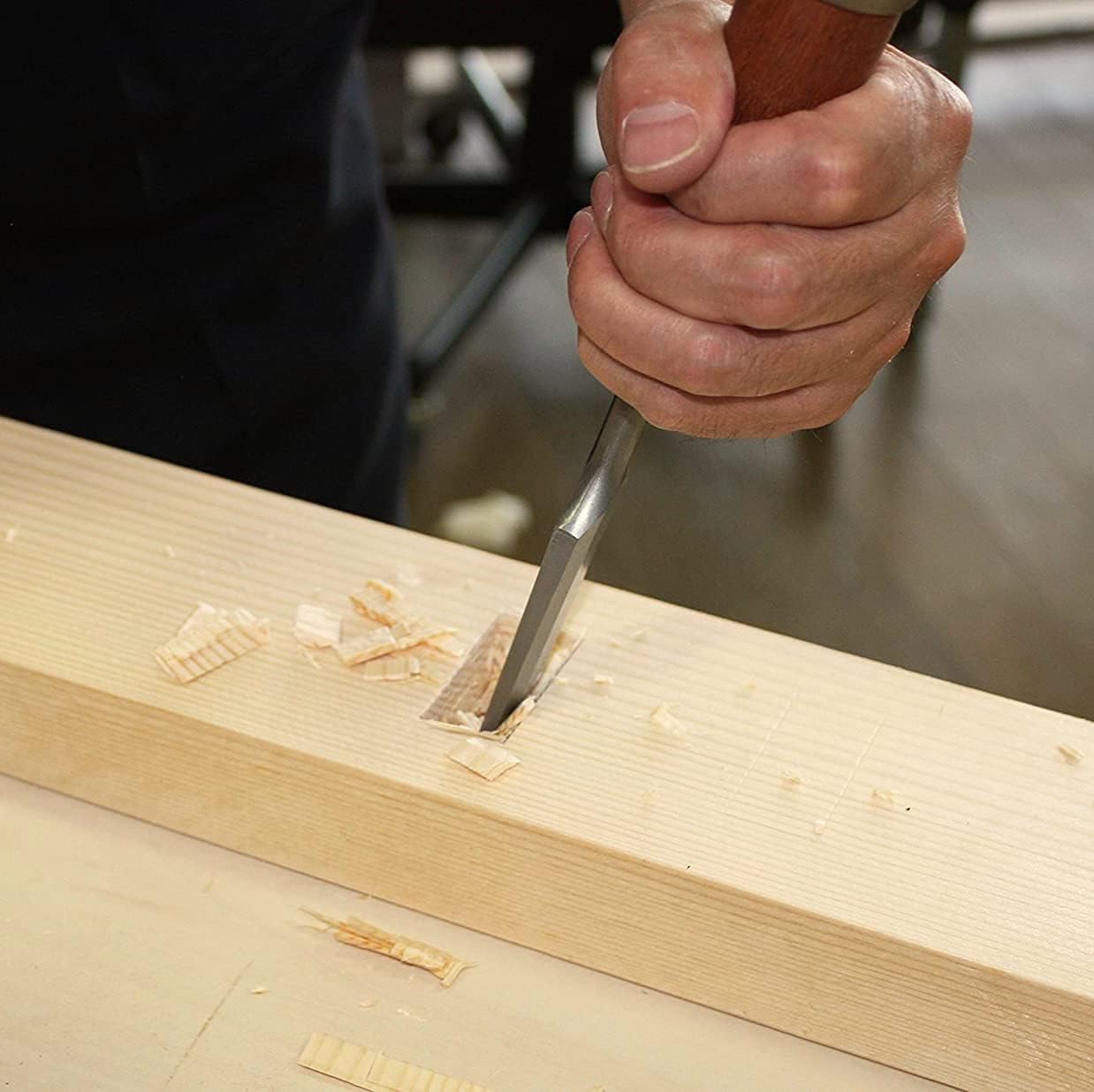 KAKURI Japanese Woodworking Tool Set, Quality Professional Carpentry Tool Kit 8 Pcs (Japanese Pull Saws, Hammer, Chisels, Plane, Auger, Square), Japanese Red Oak, Made in JAPAN (40350)