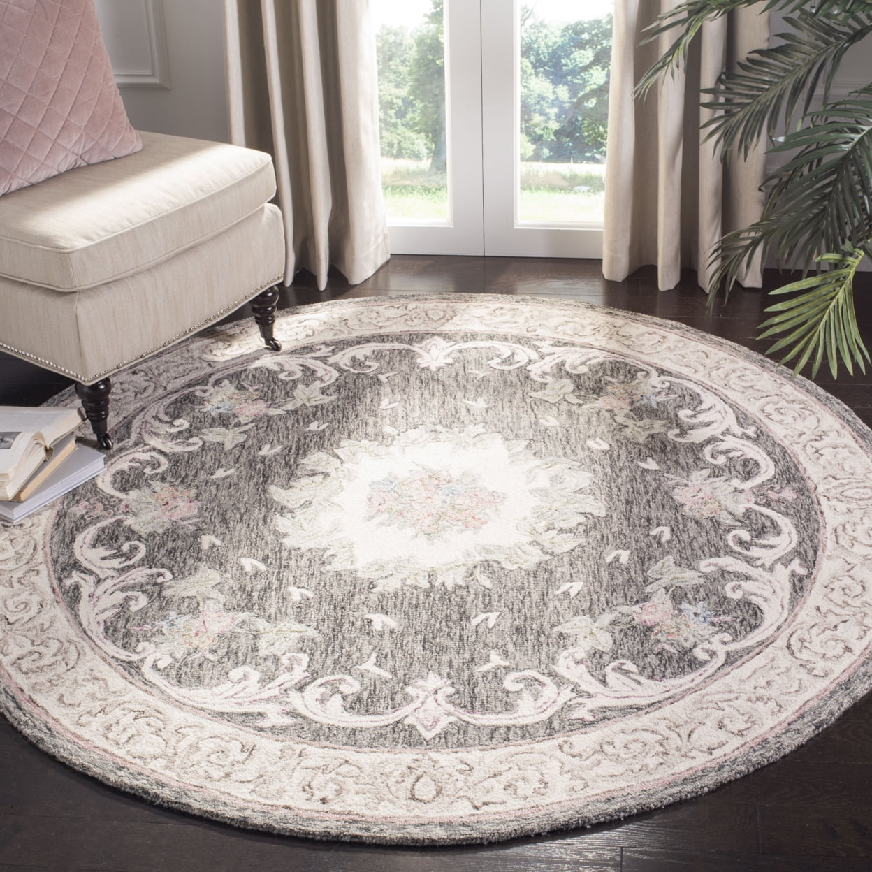 SAFAVIEH Aubusson AUB105H Ivory / Charcoal Rug