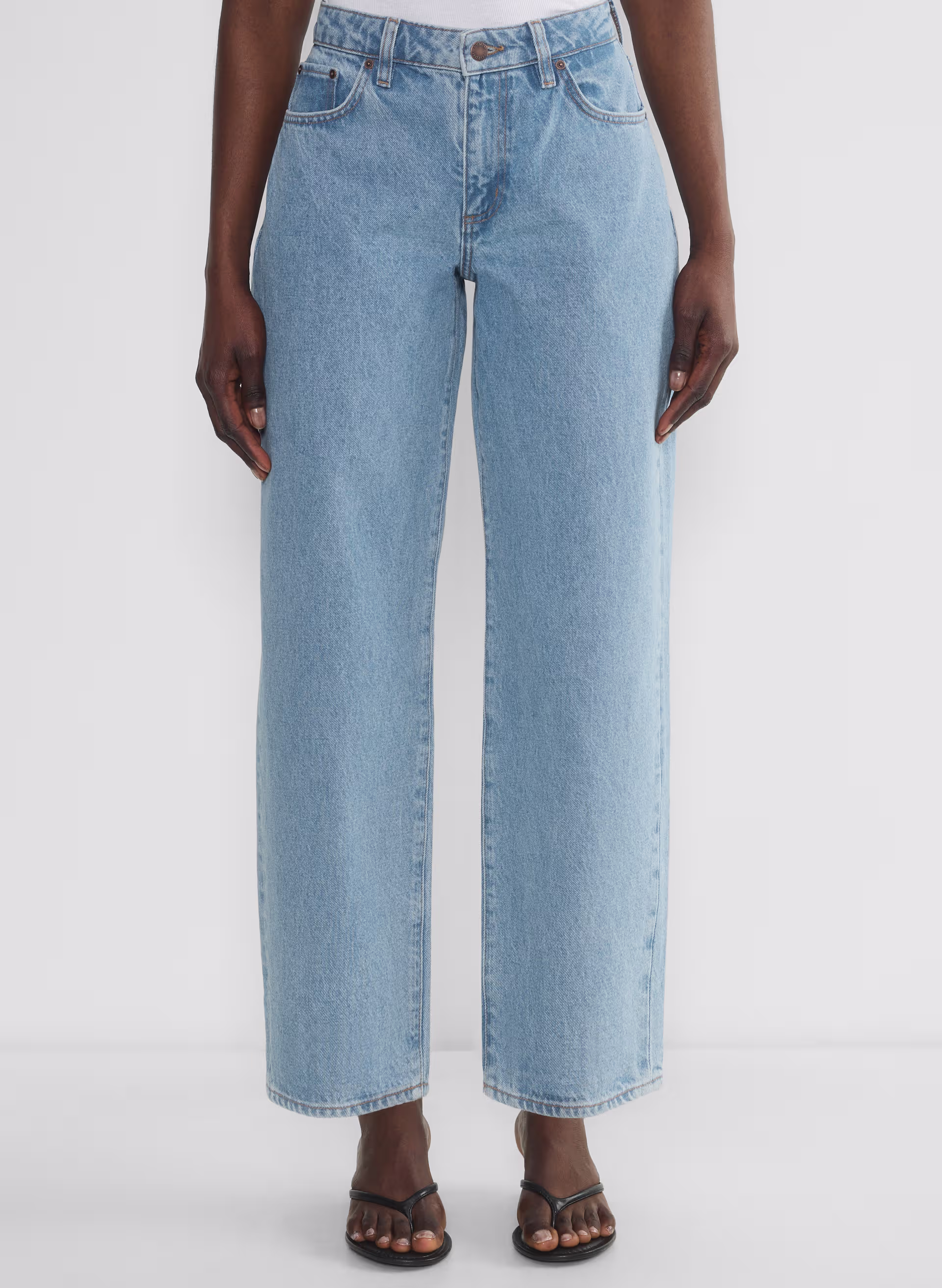 Denim Forum Kai Curve-fit Relaxed Mid-rise Barrel Jean - ARITZIA OUTLET