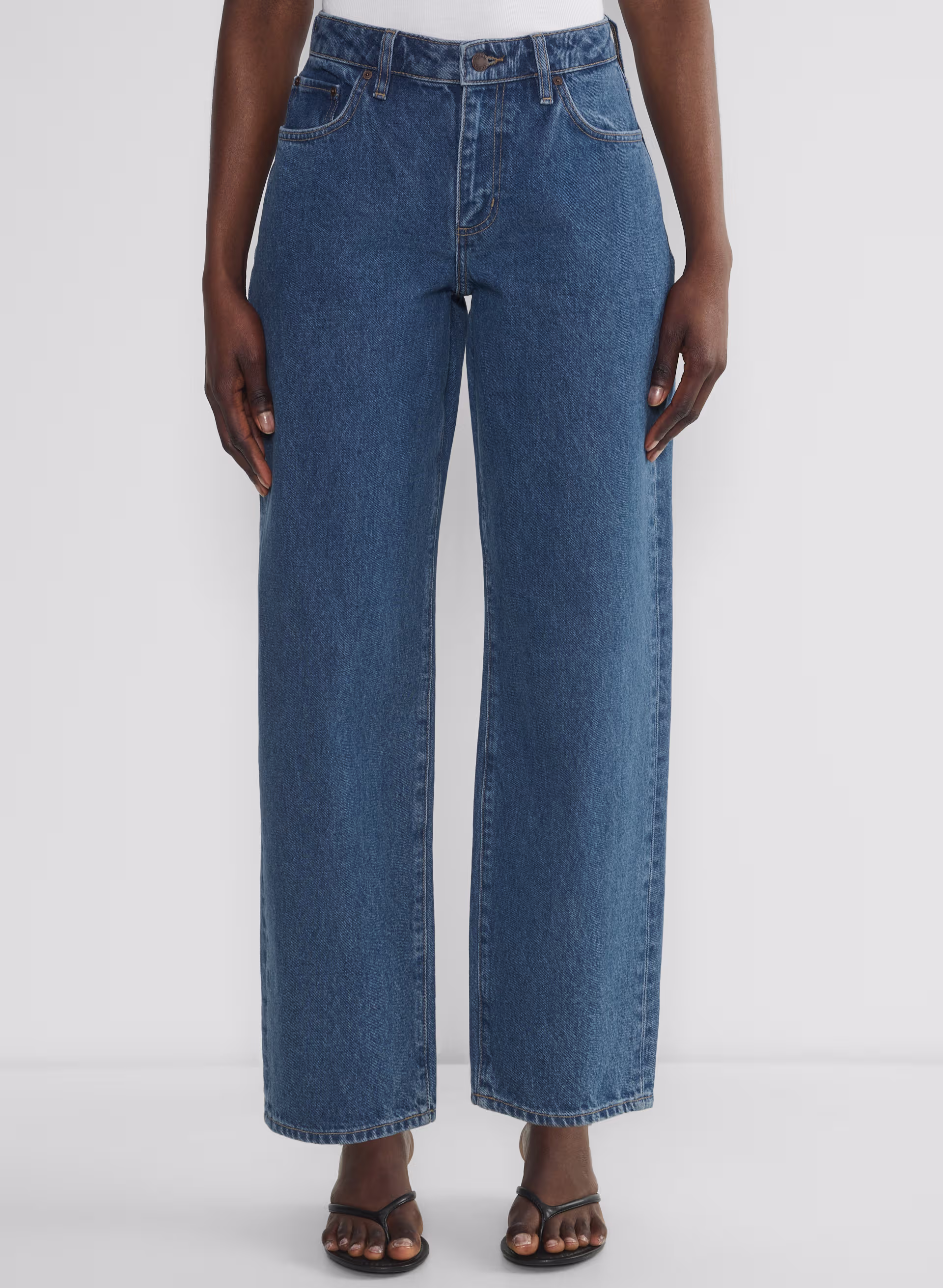 Denim Forum Kai Curve-fit Relaxed Mid-rise Barrel Jean - ARITZIA OUTLET